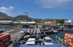 Viagem de balsa entre St. Kitts e Nevis